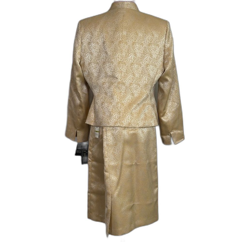 NWT Le Suit Skirt Suit Women Size 10P/14P Gold/Cream 2-Piece Set Blazer & Skirt - Picture 2 of 15